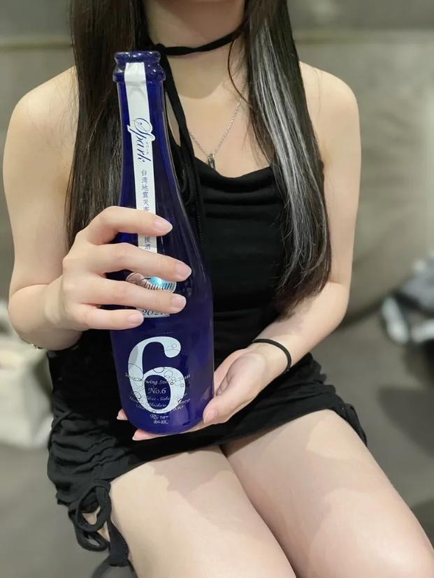 禮服店請客行情指南|包廂費、坐檯費與預算抓法 禮服店請客行情指南|包廂費、坐檯費與預算抓法